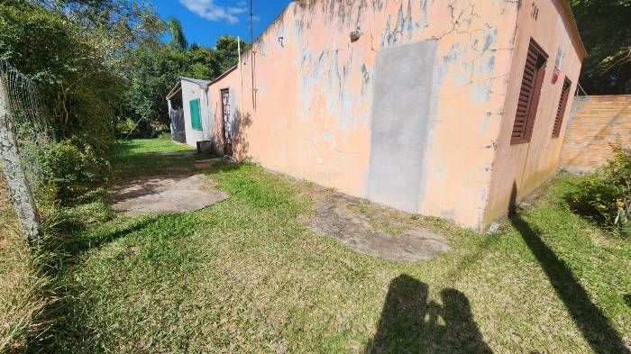 Casa térrea à venda no bairro favila, em alegrete/rs.