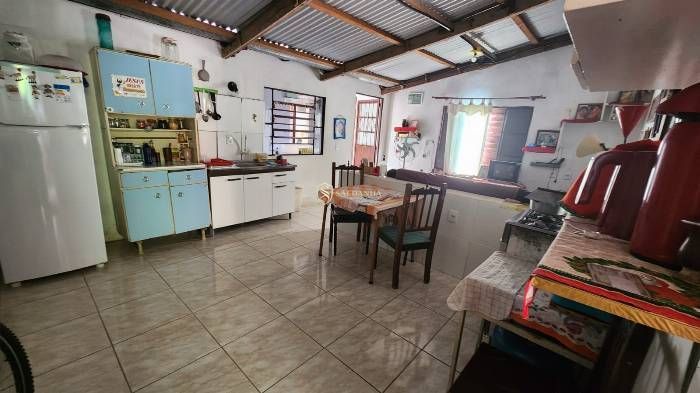 Casa térrea à venda no bairro favila, em alegrete/rs.