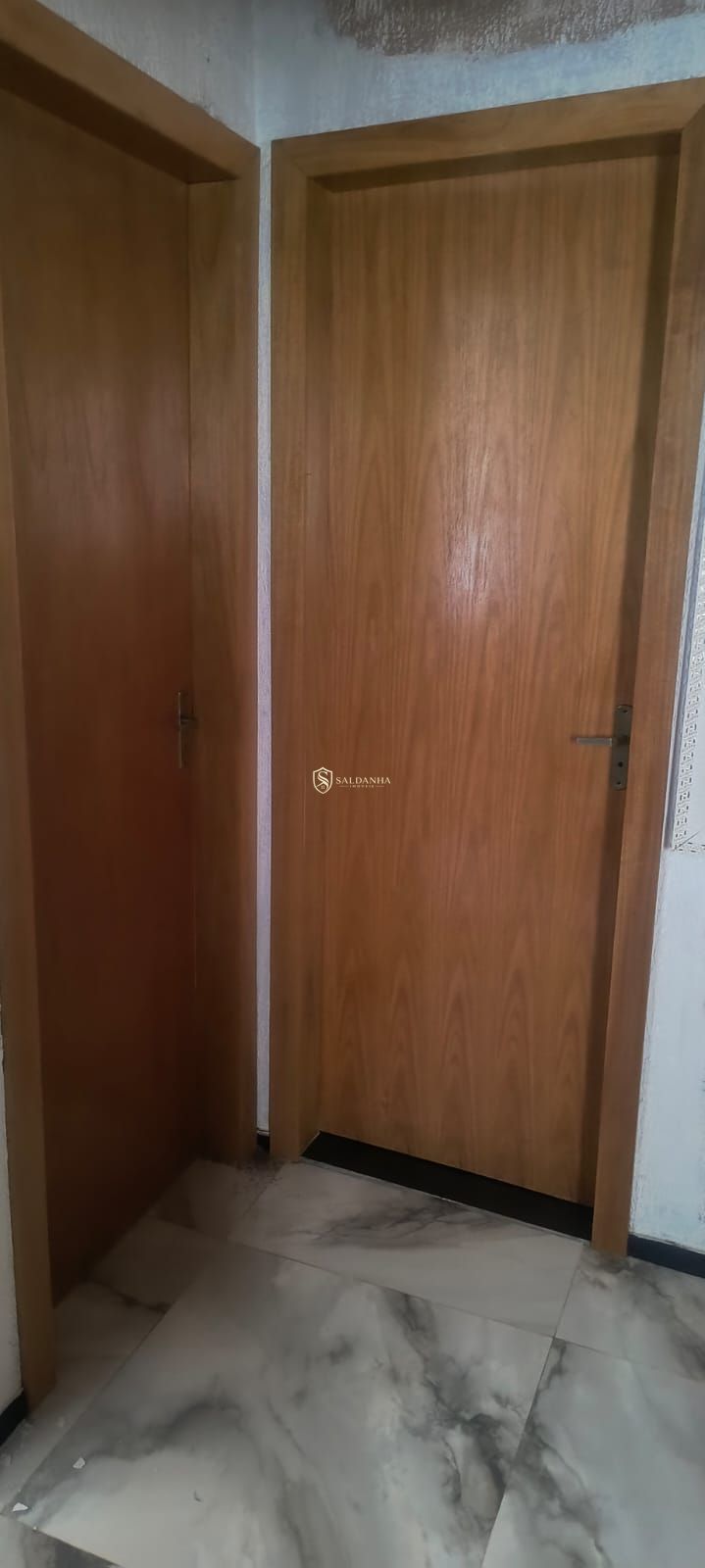 Casa com 2 quartos, amplo pátio e garagem no bairro saint pa