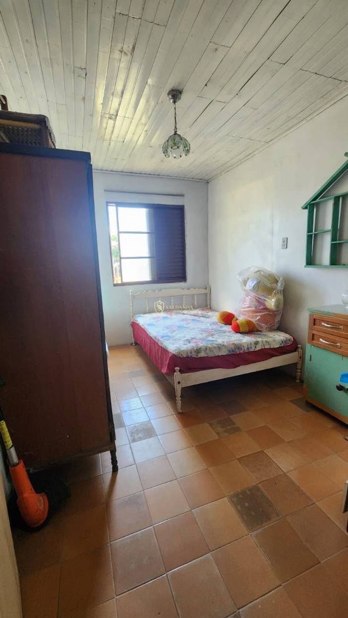 Casa térrea à venda no bairro favila, em alegrete/rs.