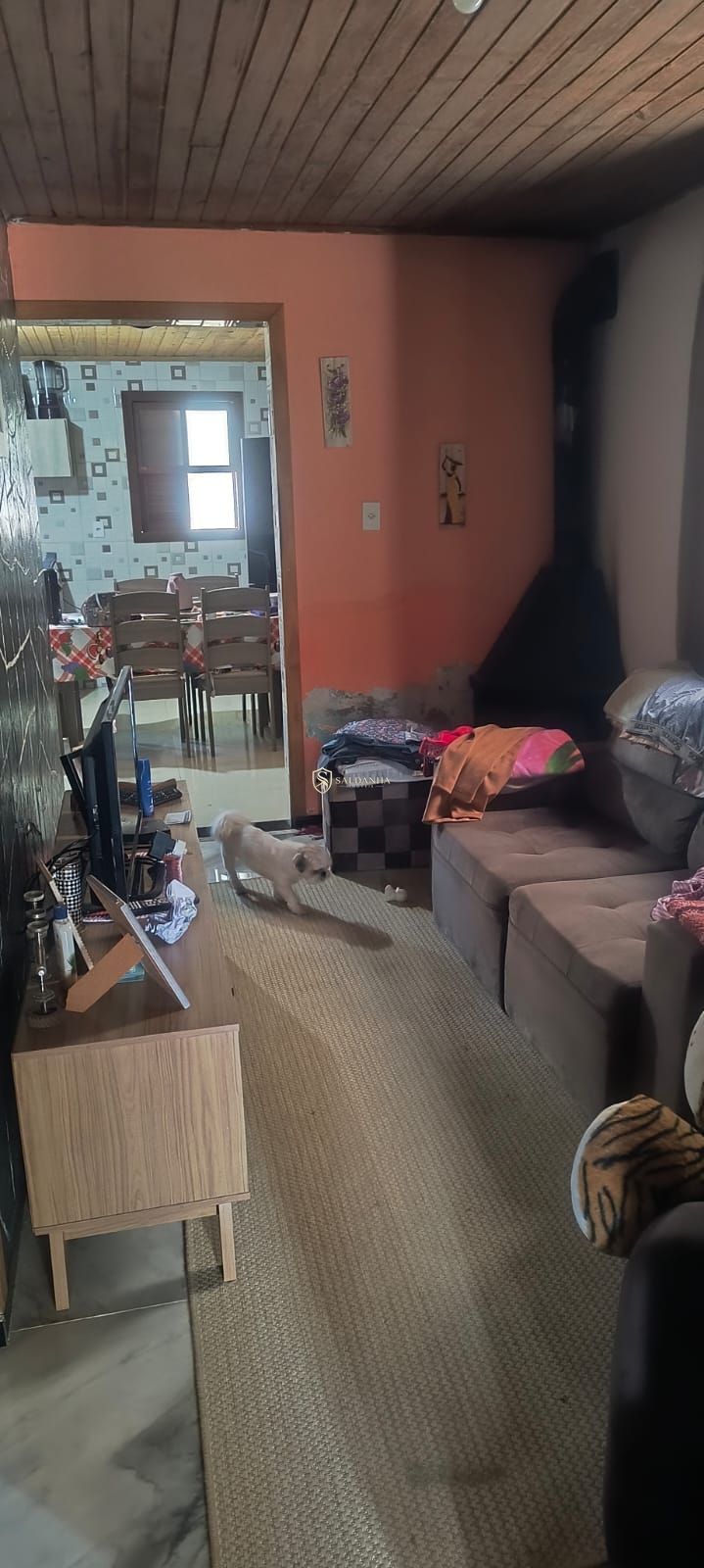 Casa com 2 quartos, amplo pátio e garagem no bairro saint pa