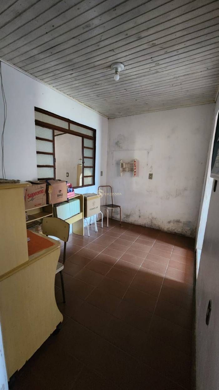 Casa térrea à venda no bairro favila, em alegrete/rs.