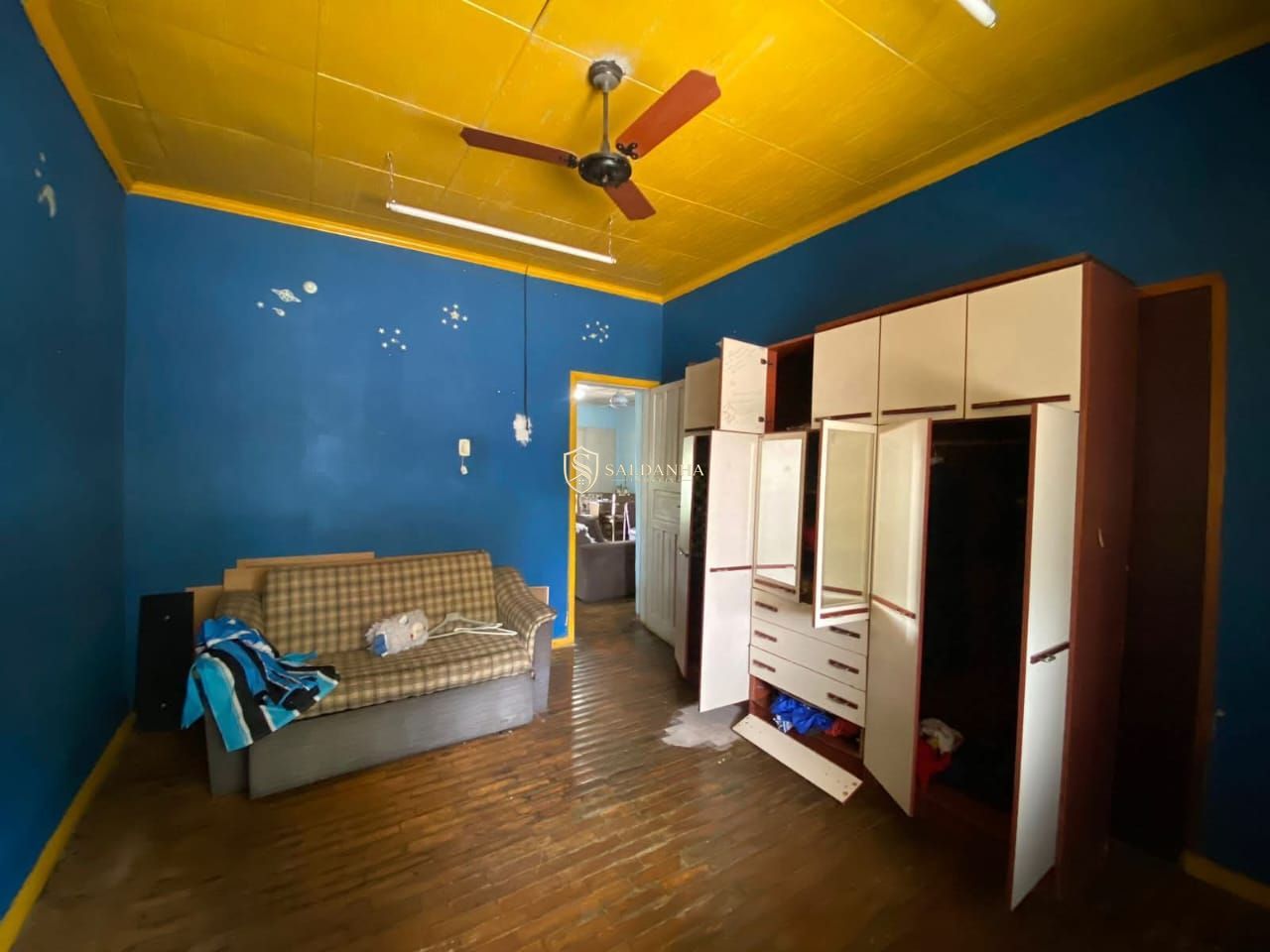 Casa ampla com 4 dormitórios e terreno de 513 m² no Centro