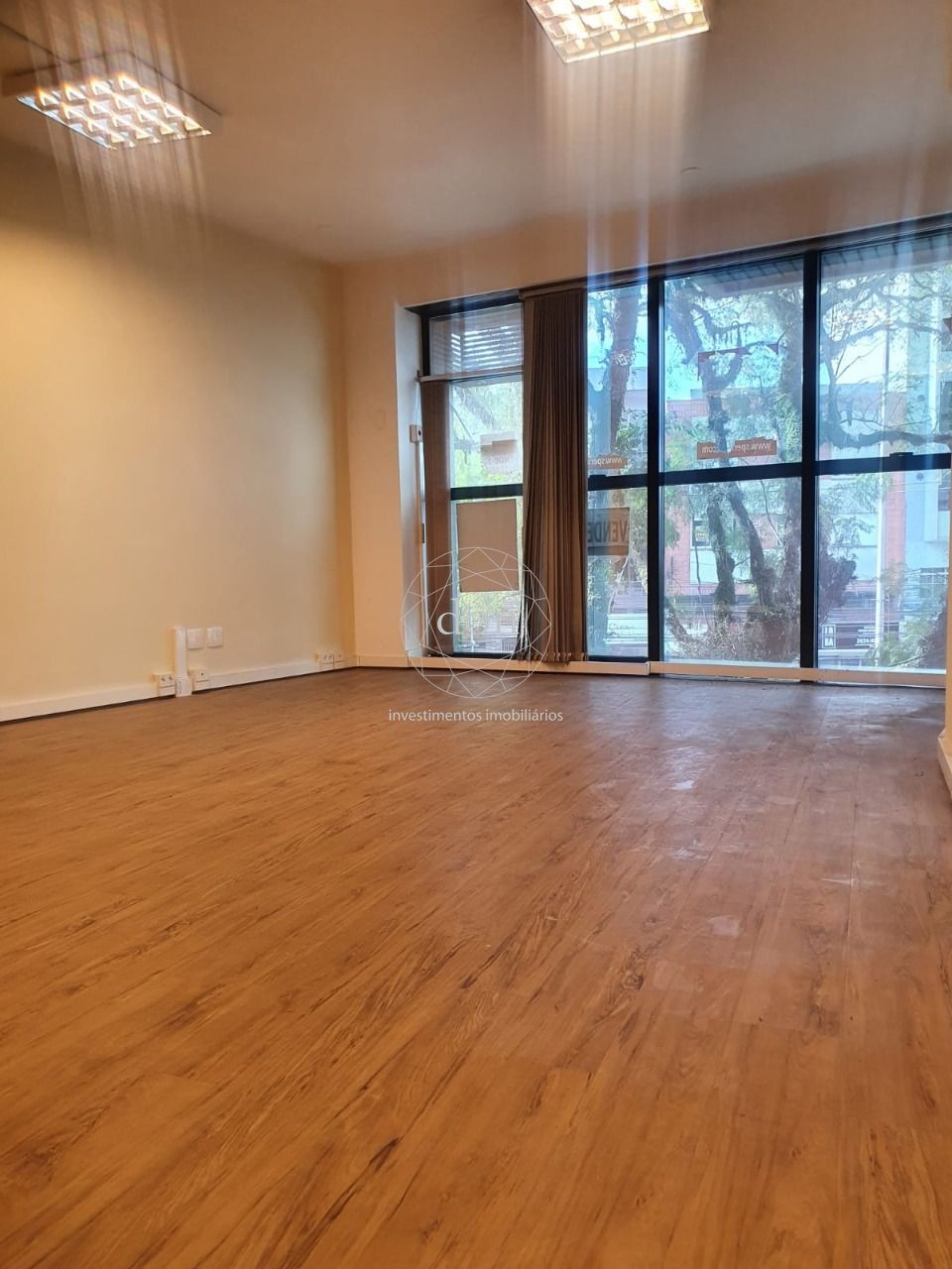 Sala Comercial à venda, 35m², Floresta - Porto Alegre