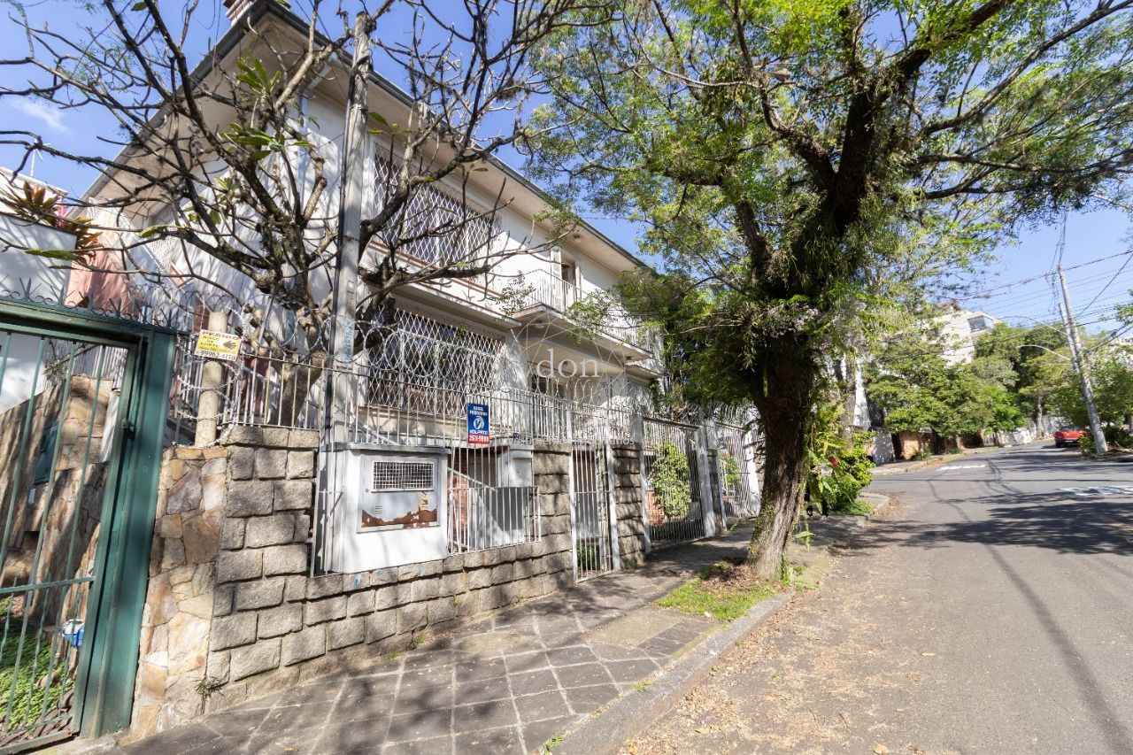 Casa 6 quartos à venda, 550m², São João - Porto Alegre