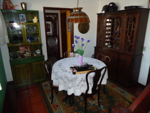 Casa 4 quartos à venda, 260m², Três Figueiras - Porto Alegre