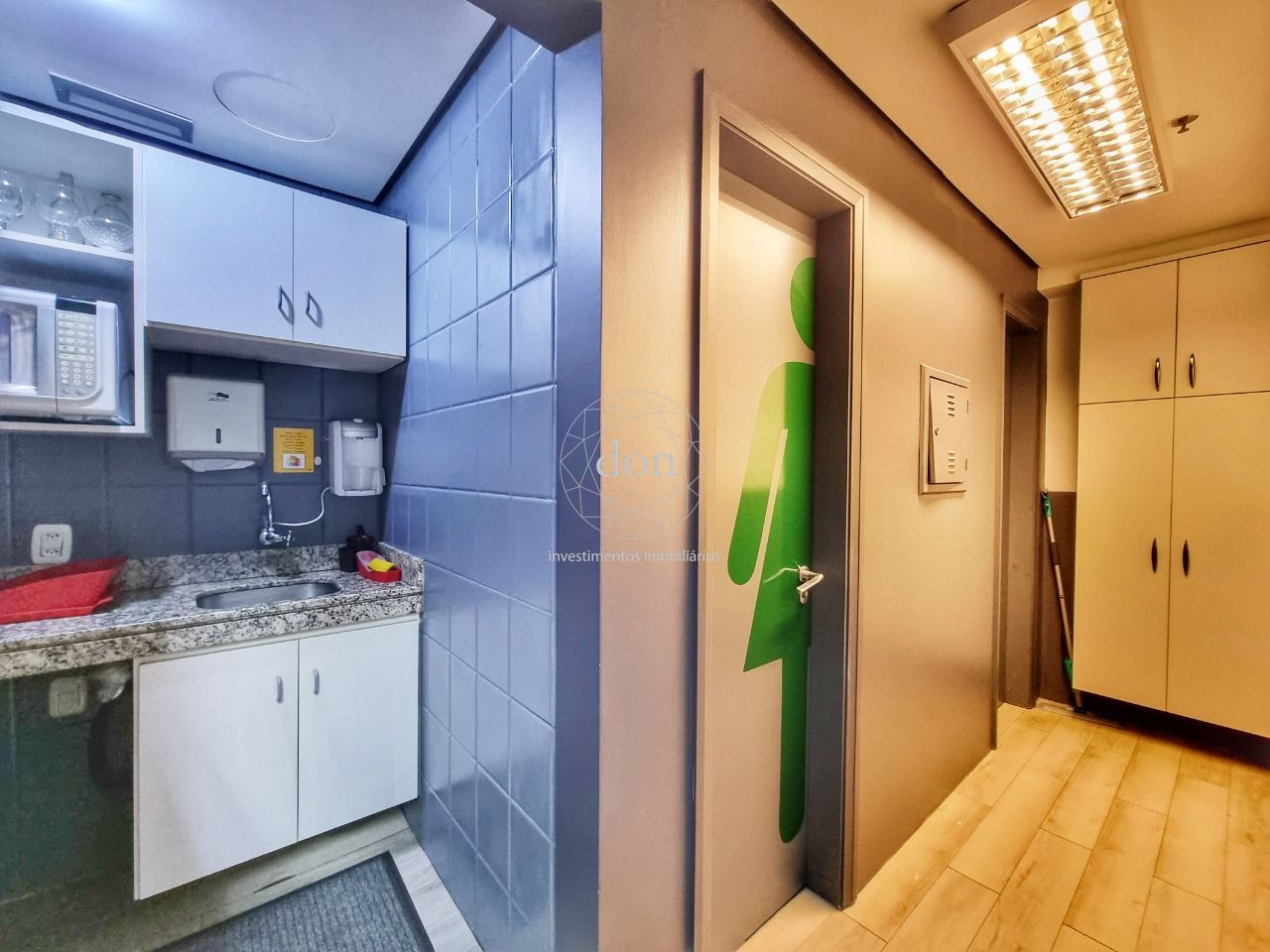 Sala Comercial à venda, 140m², Moinhos de Vento - Porto Alegre