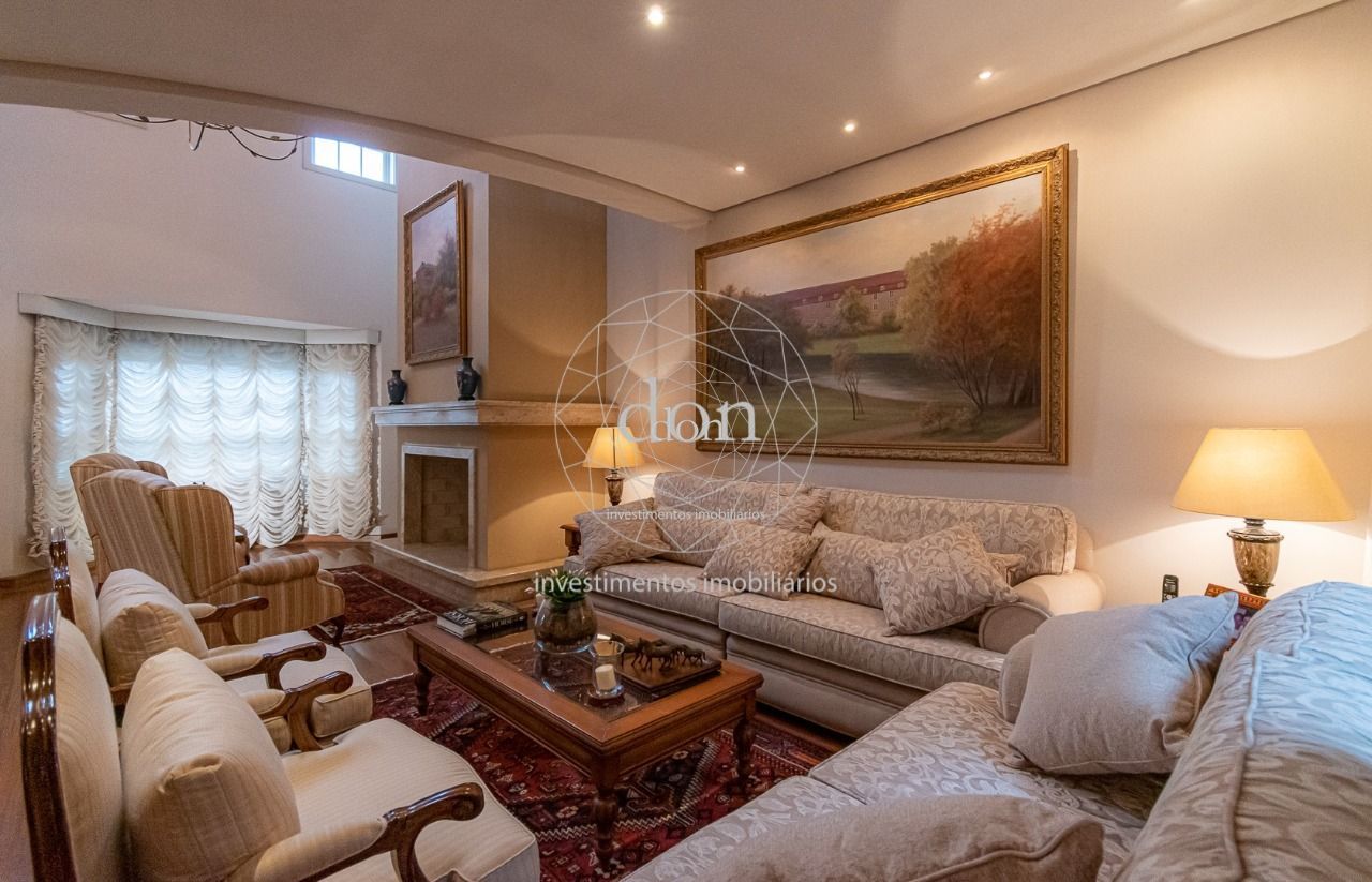 Casa de Alto Padrão à Venda na Chácara das Pedras em Porto Alegre