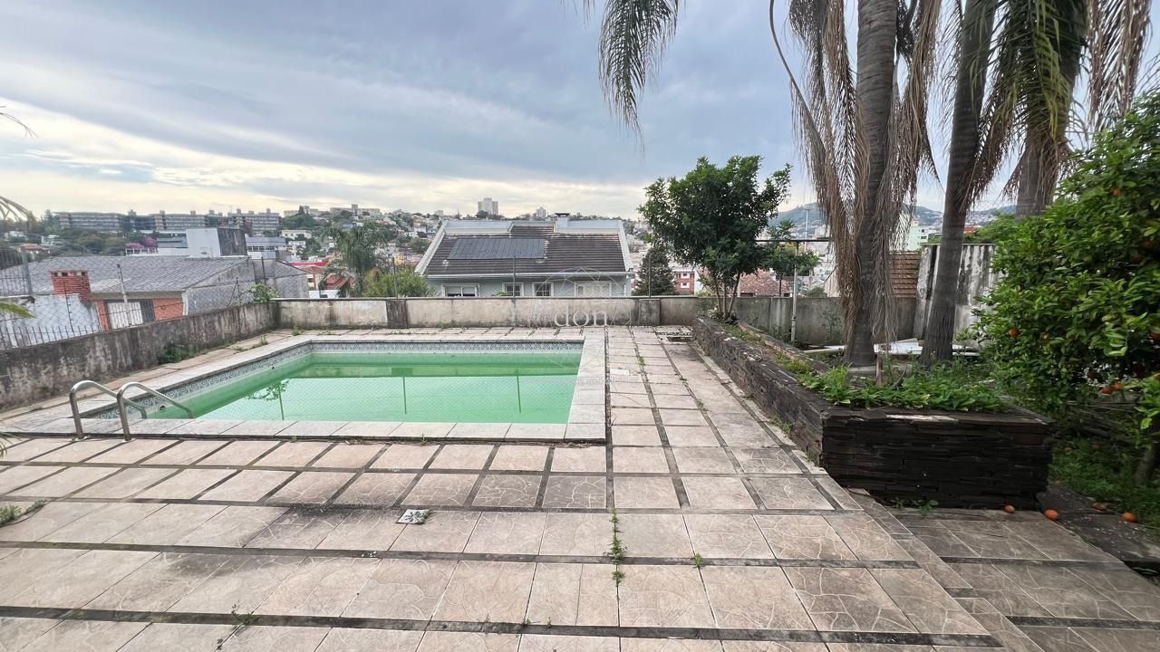 Casa, 3 quartos, à venda, 378 m², Medianeira - Porto Alegre.