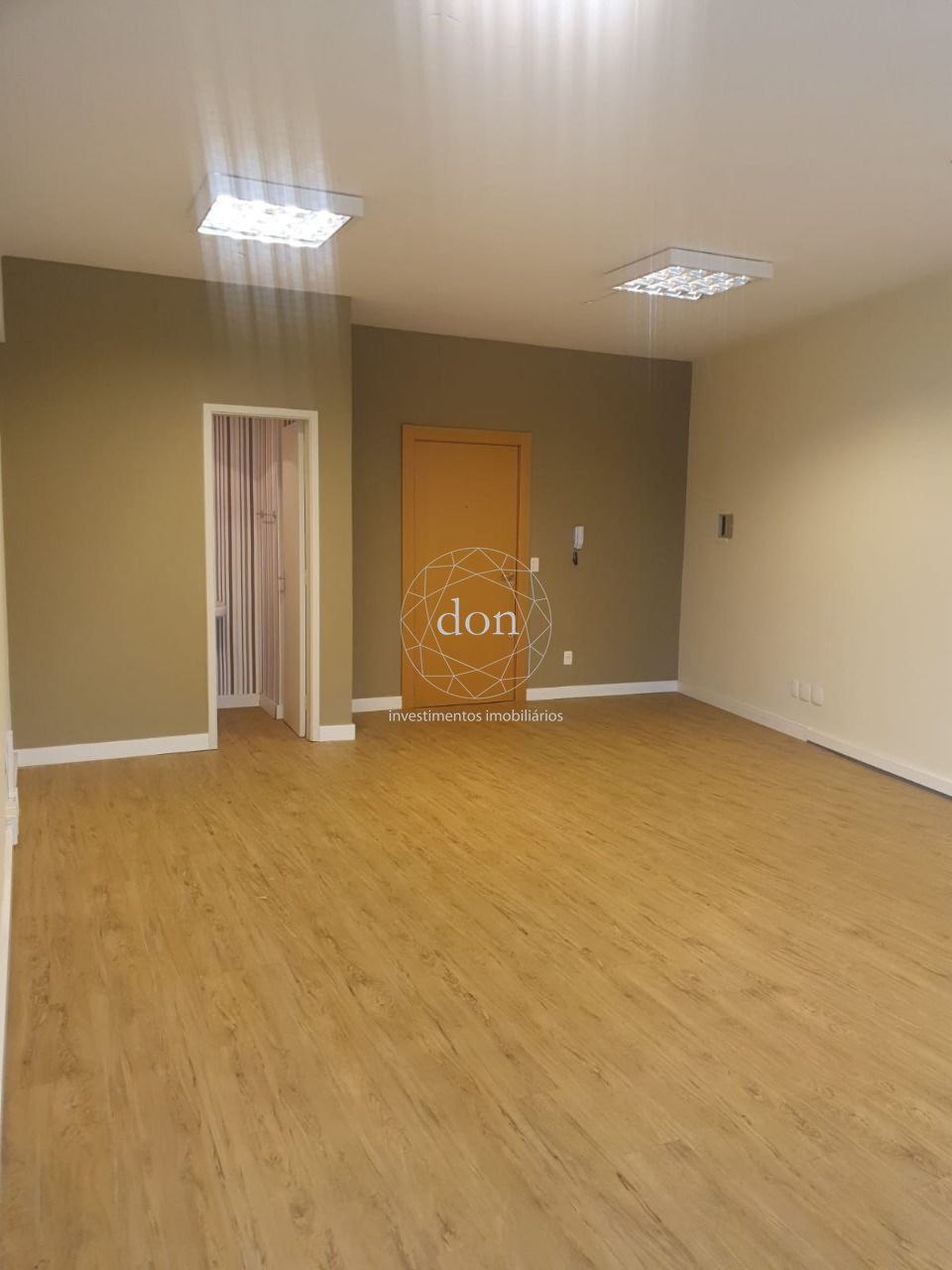 Sala Comercial à venda, 35m², Floresta - Porto Alegre