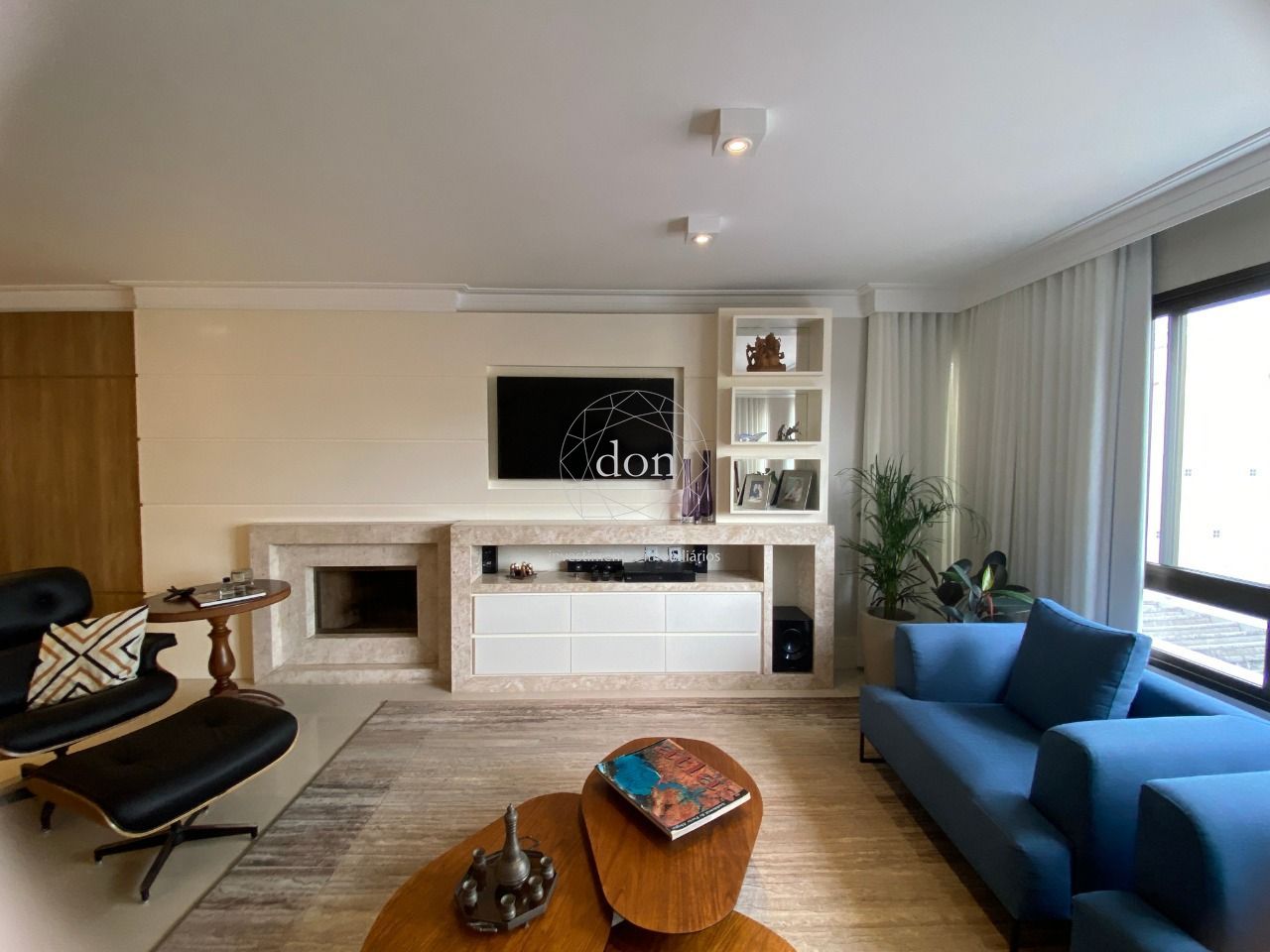 Apartamento a venda 3 dorm, 142 metros e 3 vagas bairro Petrópolis em Porto Alegre
