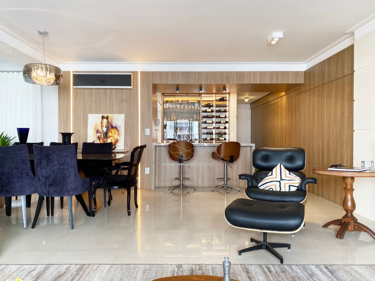 Apartamento a venda 3 dorm, 142 metros e 3 vagas bairro Petrópolis em Porto Alegre