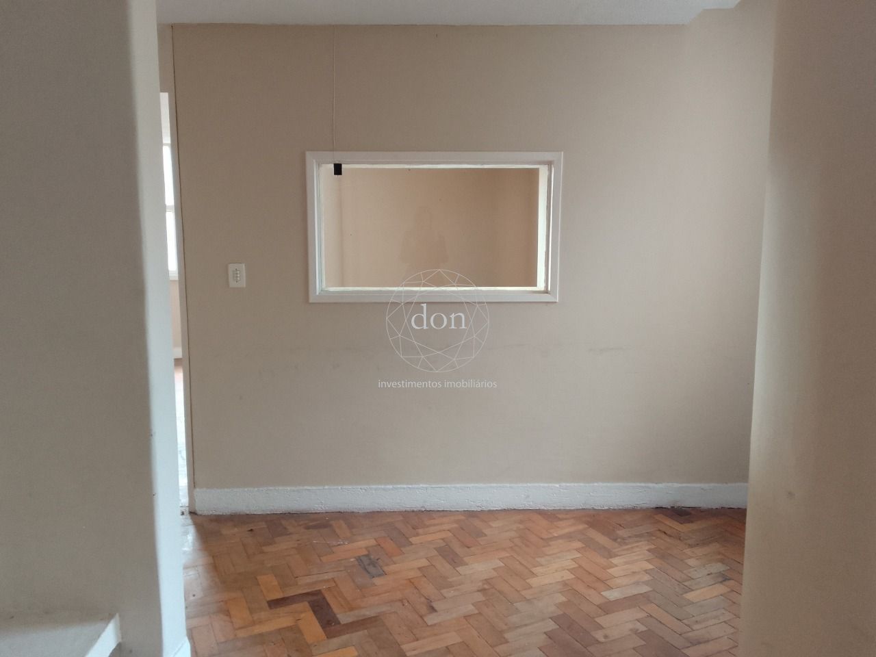 Sala Comercial à venda, 113m², Centro Histórico - Porto Alegre