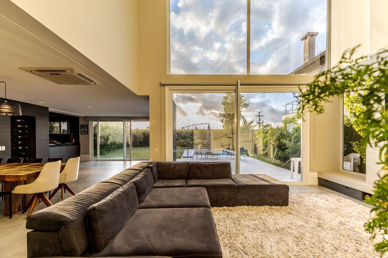 Casa 4 quartos à venda, 400m², Country Club - Porto Alegre