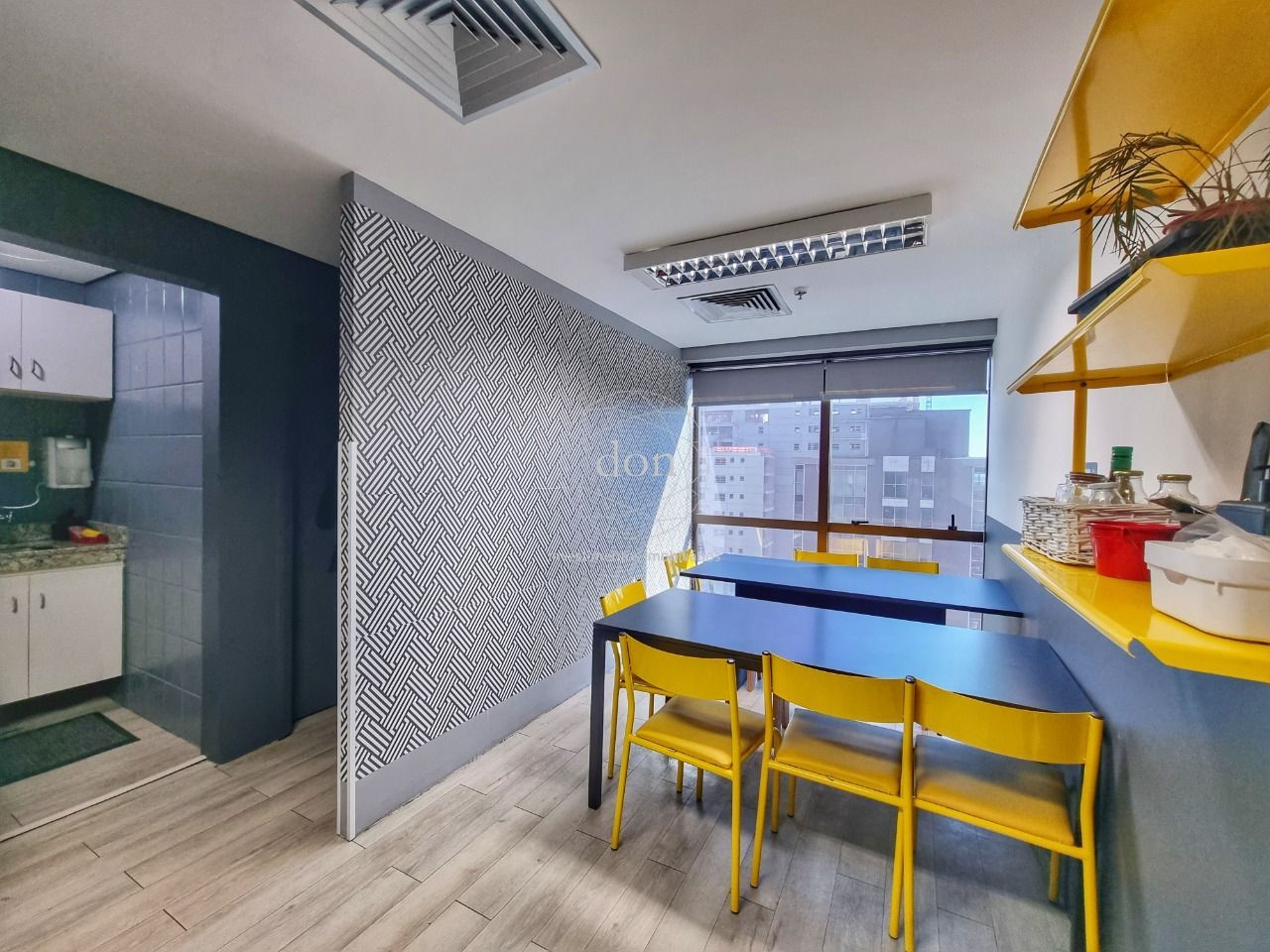 Sala Comercial à venda, 140m², Moinhos de Vento - Porto Alegre