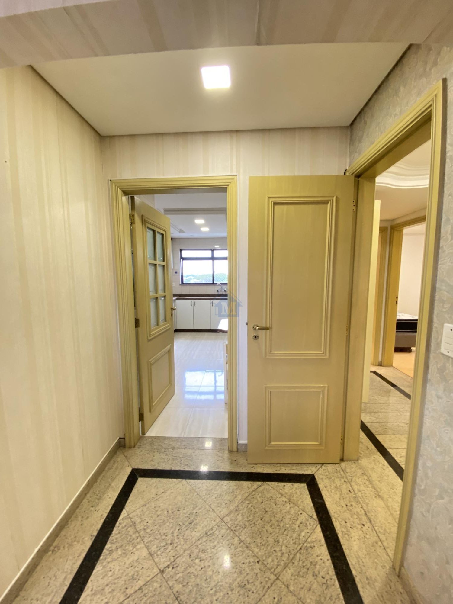 Apartamento para alugar com 3 quartos, 133m² - Foto 11