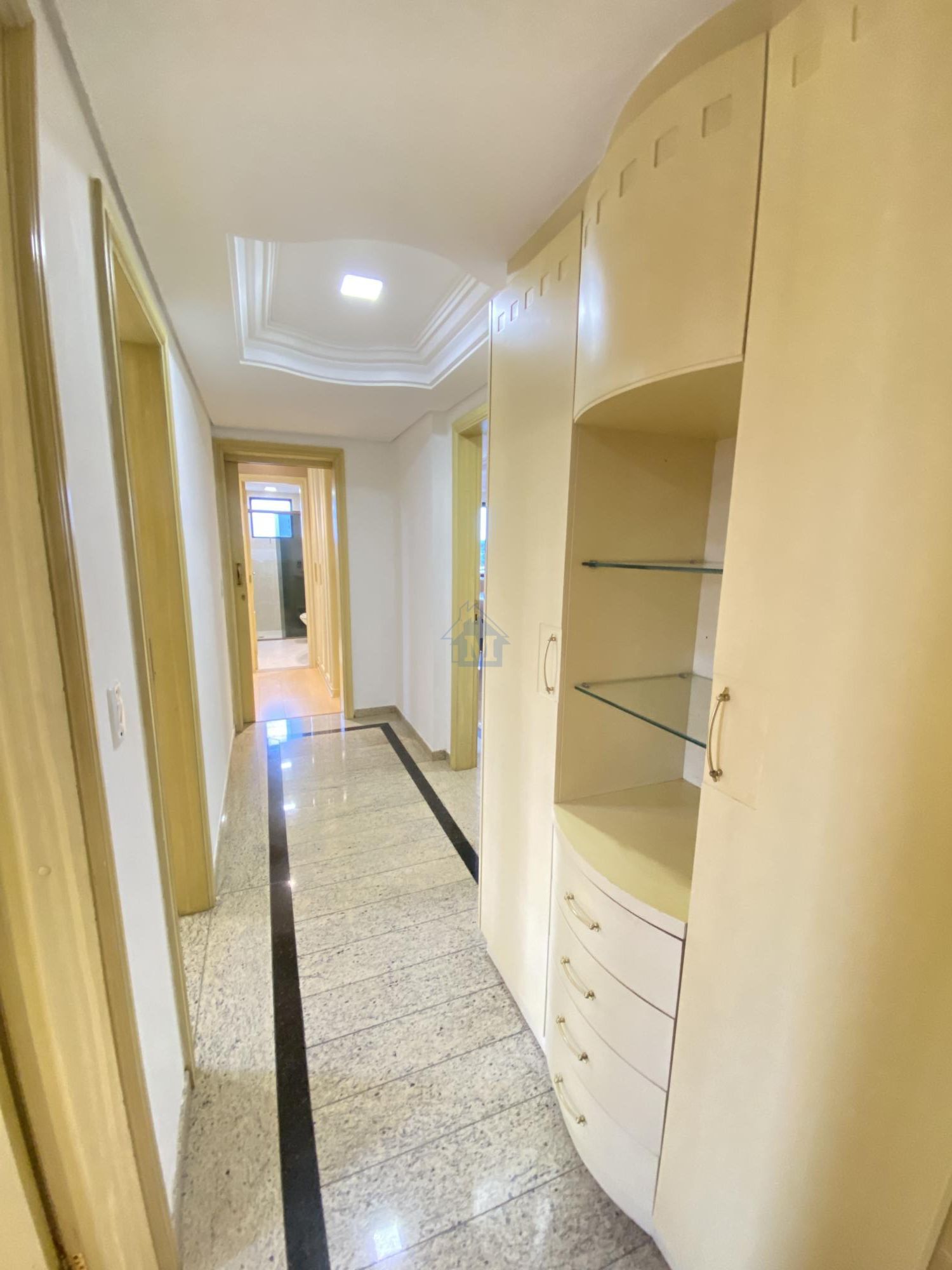 Apartamento para alugar com 3 quartos, 133m² - Foto 12