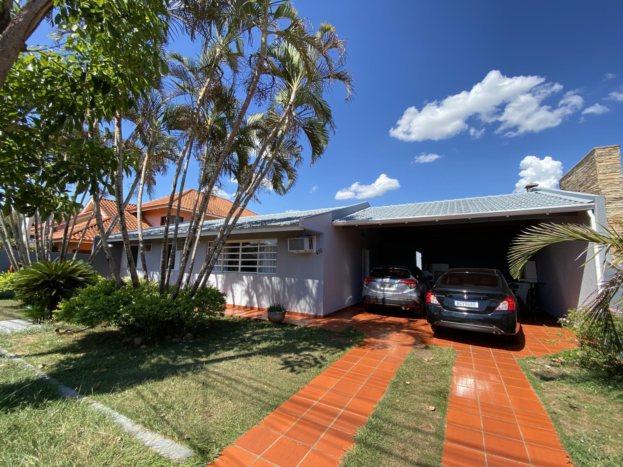 Casa de Condomínio à venda com 4 quartos, 200m² - Foto 2