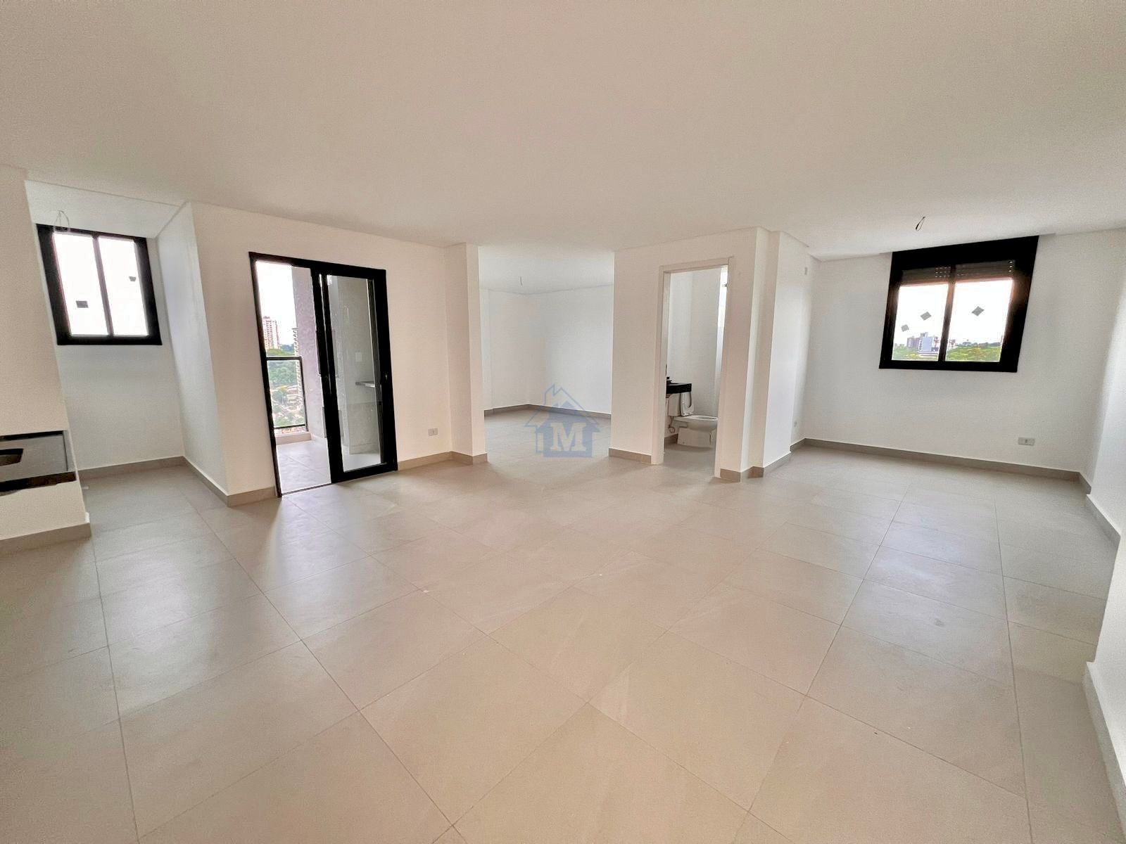 Apartamento à venda com 3 quartos, 128m² - Foto 2