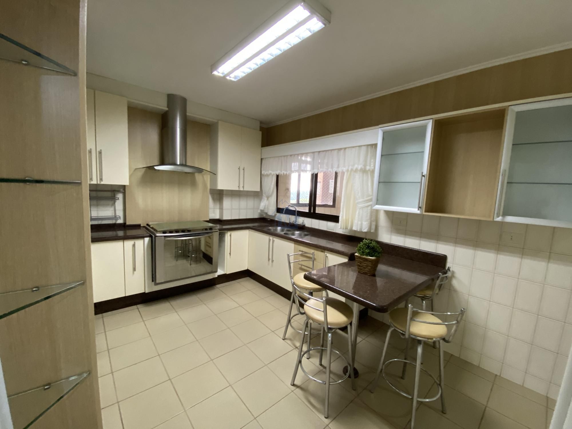 Apartamento à venda com 3 quartos, 191m² - Foto 10