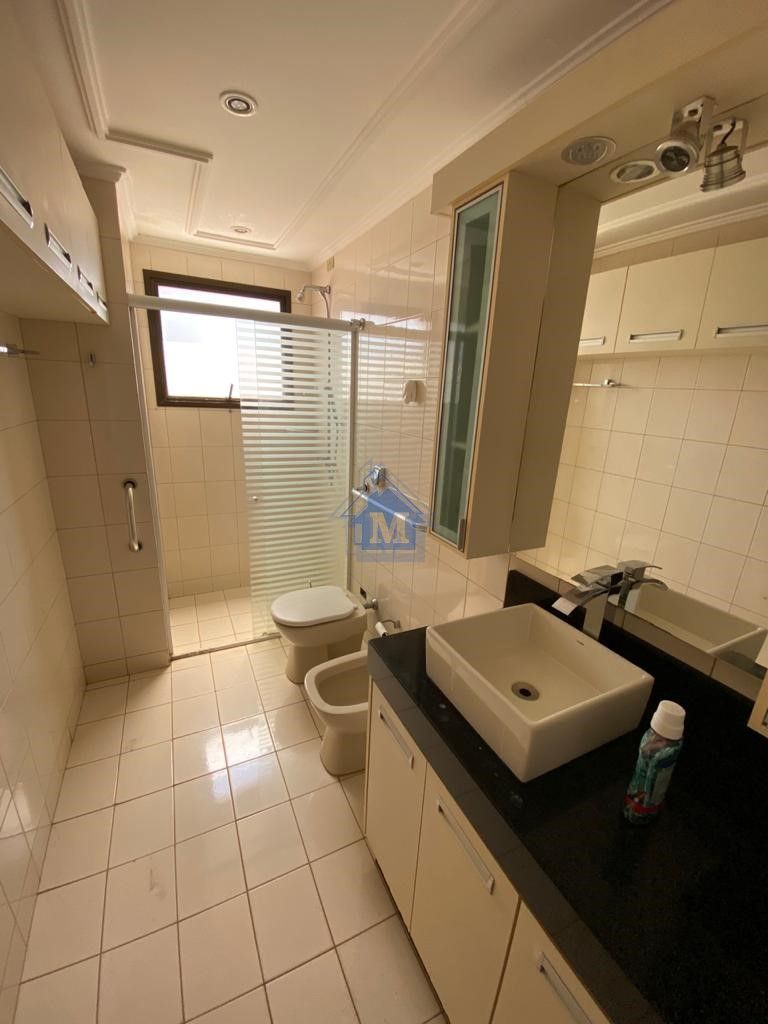 Apartamento para alugar com 3 quartos, 191m² - Foto 14