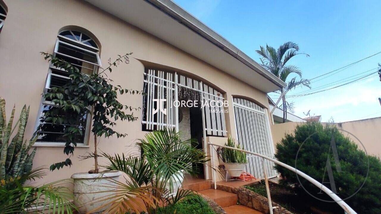 Casa, 5 quartos, 300 m² - Foto 1