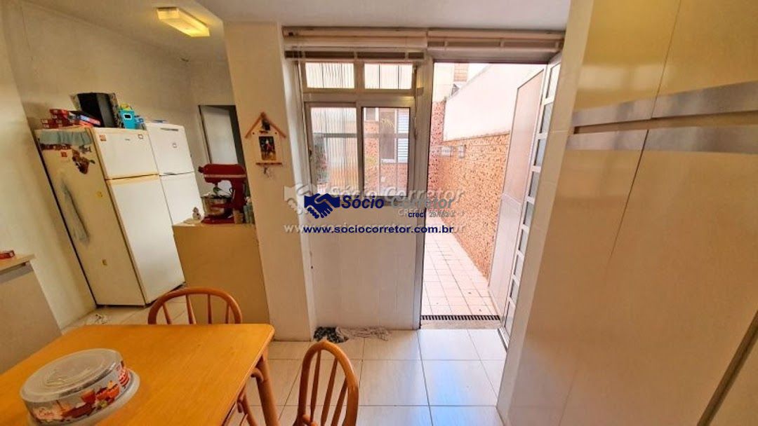 Sobrado, 4 quartos, 240 m² - Foto 2
