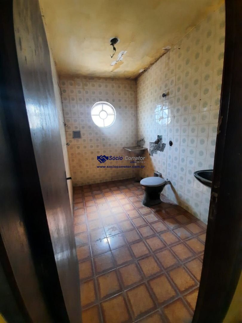 Sobrado, 6 quartos, 240 m² - Foto 2