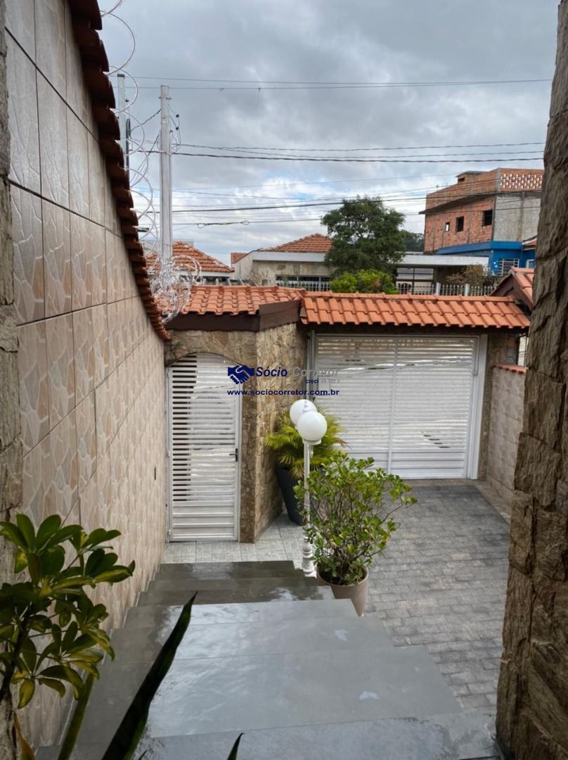 Sobrado, 3 quartos, 204 m² - Foto 2