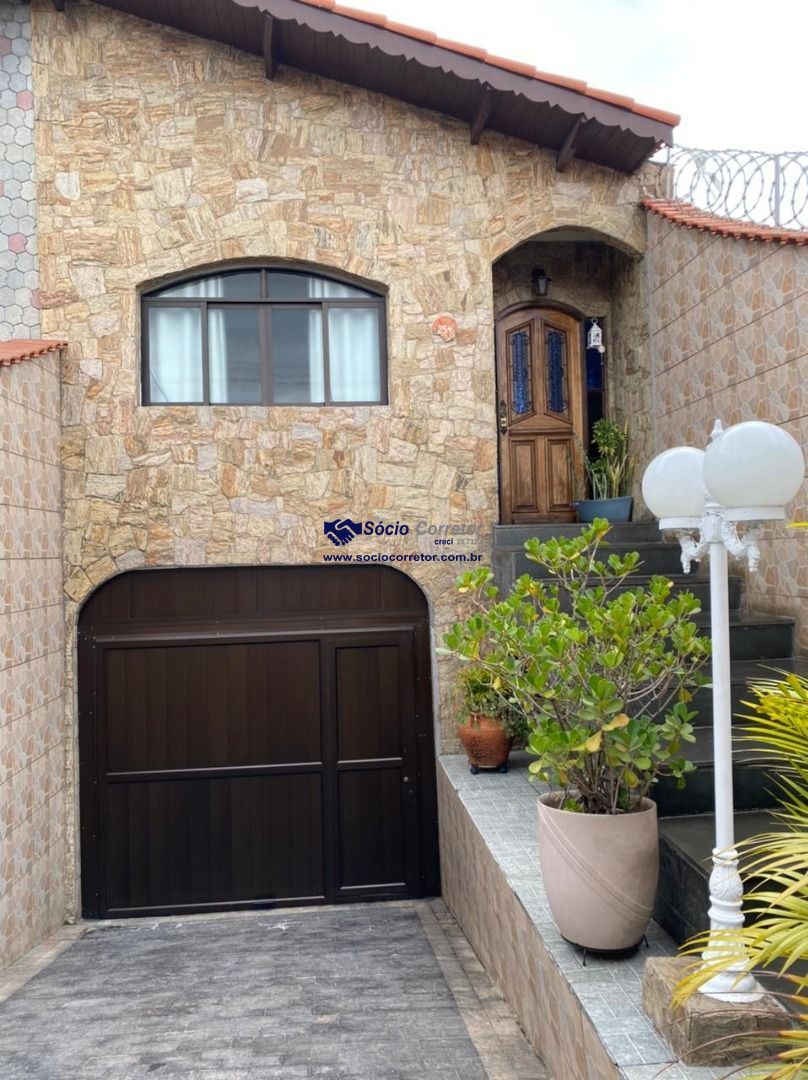 Sobrado, 3 quartos, 204 m² - Foto 1