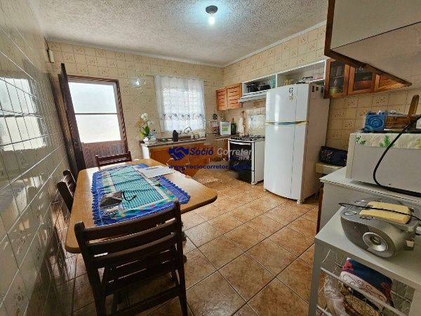 Casa, 4 quartos, 190 m² - Foto 1