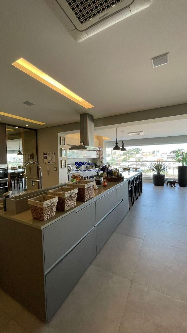 Apartamento, 3 quartos, 202 m² - Foto 1