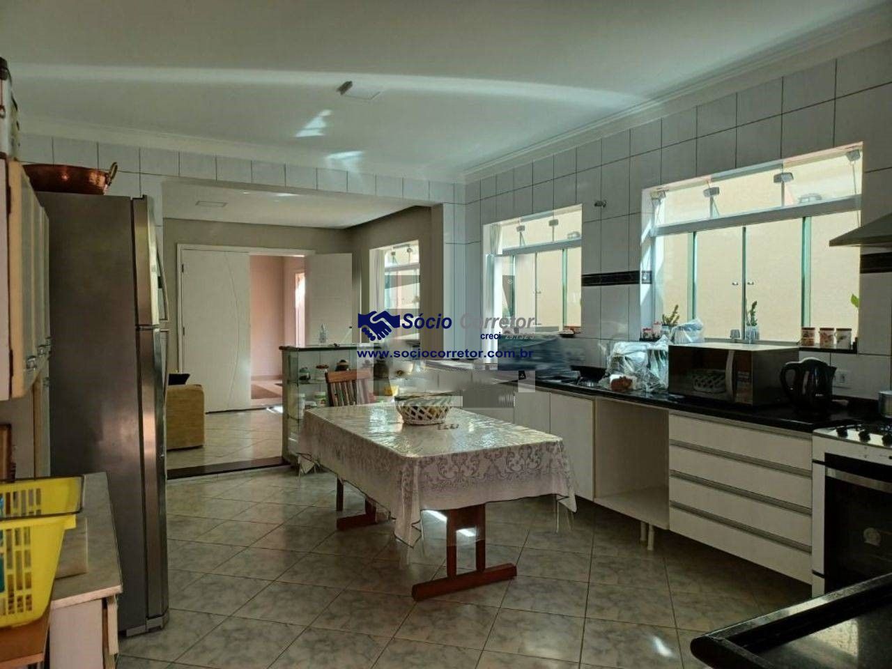 Casa, 3 quartos, 200 m² - Foto 2