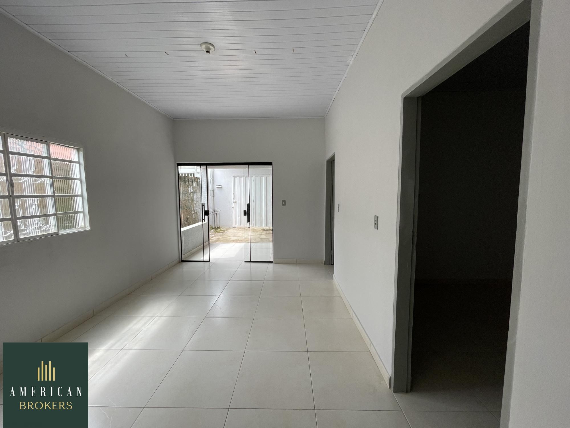 Casa para alugar com 3 quartos, 90m² - Foto 1