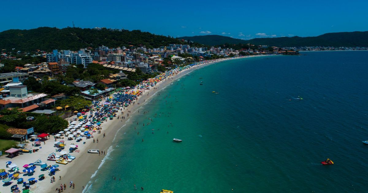 Anúncio vende areia da praia de Bombinhas