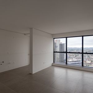Apartamento de 78m² com 2 Suítes no 19° Andar do Rosa dos Ventos em Torres