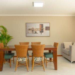 Apartamento mobiliado com sacada