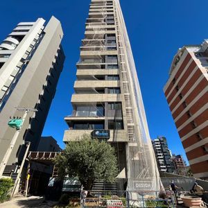 Apartamento em construção, com 3 suítes, living star e cozinha integradas