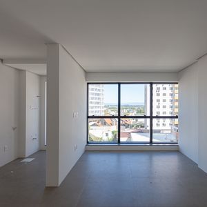 Apartamento de 78m² com 2 Suítes no 6º Andar do Rosa dos Ventos na Praia Grande em Torres