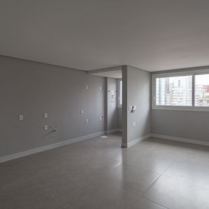 Apartamento 1 Suíte no Maui Residencial - 18º Andar Centro Torres