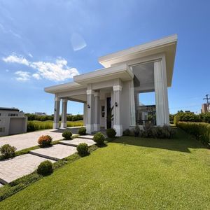 Residência térrea mobiliada e decorada no condomínio Reserva das Águas