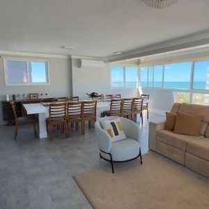 Magnífica Cobertura Triplex com Vista Panorâmica de 360º – Mar, Rio e Serra