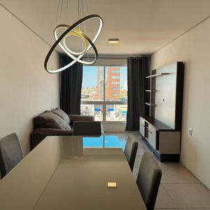 Apartamento 2 dormitórios, 1 vaga de garagem e semi mobiliado no Victoria