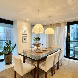 Apartamento de 215m² com 4 Suítes Semi Mobiliado no Ed. Vitra em Torres