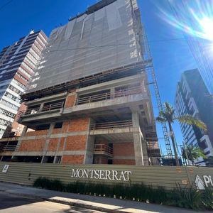 Montserrat com Cozinha Gourmet e 3 Suítes — 128m² Face Sul/Leste em Torres