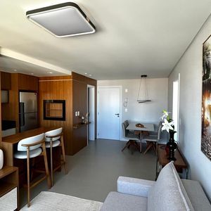 Apartamento com 1 suíte e 1 vaga no Punta Del Sole em Torres