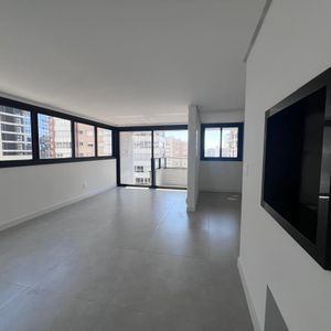 Apartamento 702 no Edifício Opportunity — Av. Benjamin Constant, Torres/RS | 2 Dormitórios, 82m², Vista Urbana