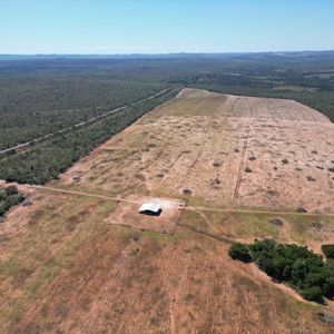 Fazenda às margens do asfalto em Wanderlandia-To