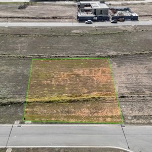 Lote à venda no Plateau D’Or Unique, com 799 m² e 50 mil m² de lazer