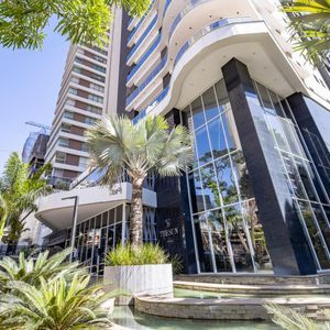 Apartamento de 430 m² sob medida à venda no The Sun , na Praça do Sol